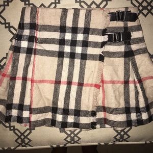 Burberry wool skirt